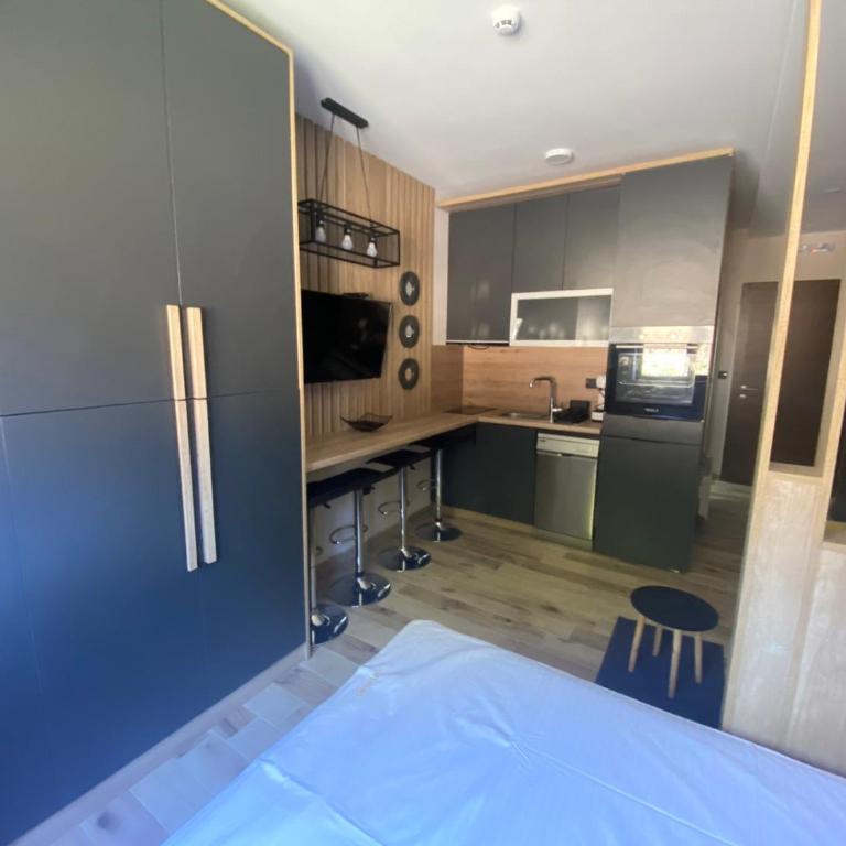 Lana Lux Milmari Resort - Deluxe Studio - 7