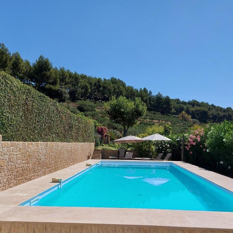 Mas Chamarel, la Provence entre vignes et oliviers proche de la mer - Maison 3 Chambres - 1