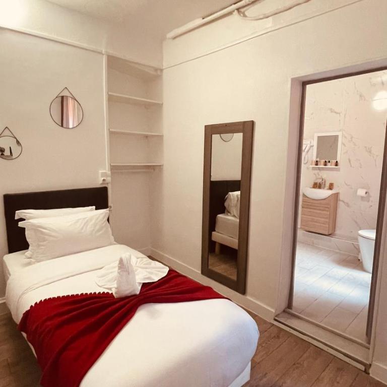HOTEL LOUVAIN - Chambre Triple - 13