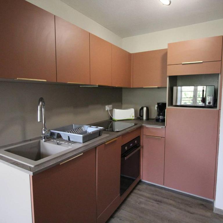 Luchon - 2 Pièces Cabine pour 6 Pers. avec Parking et Animaux admis - FR-1-313-226 - Appartement - 2