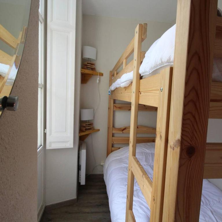 Luchon - 2 Pièces Cabine pour 6 Pers. avec Parking et Animaux admis - FR-1-313-226 - Appartement - 4