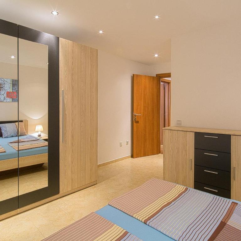 Montelux Apartments - Superior Apartment with Terrace and Jacuzzi - 30