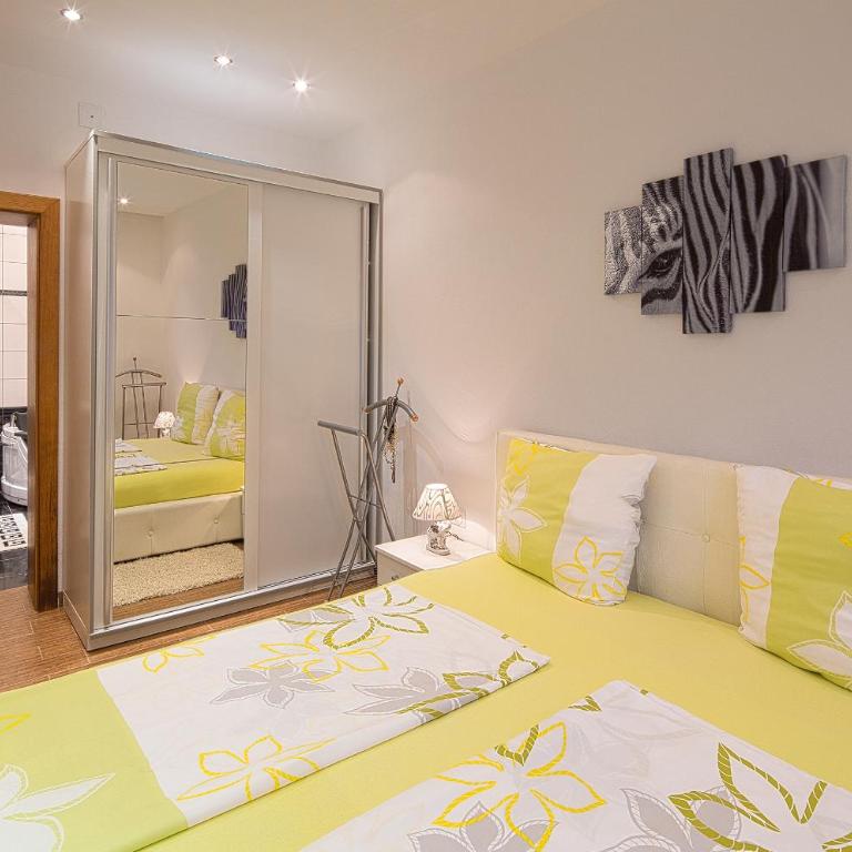Montelux Apartments - Superior Apartment with Terrace and Jacuzzi - 33