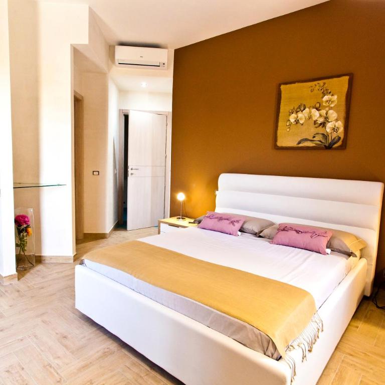 B&B Shining - Camera Matrimoniale Deluxe con Balcone - 6