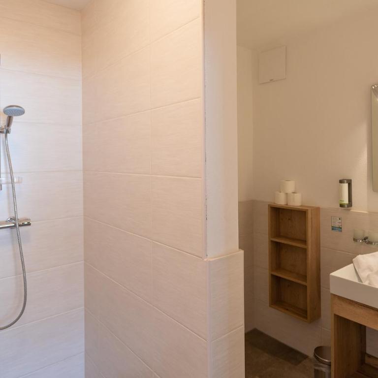 Pension Haus in der Sonne - Comfort Dreibettzimmer - 7