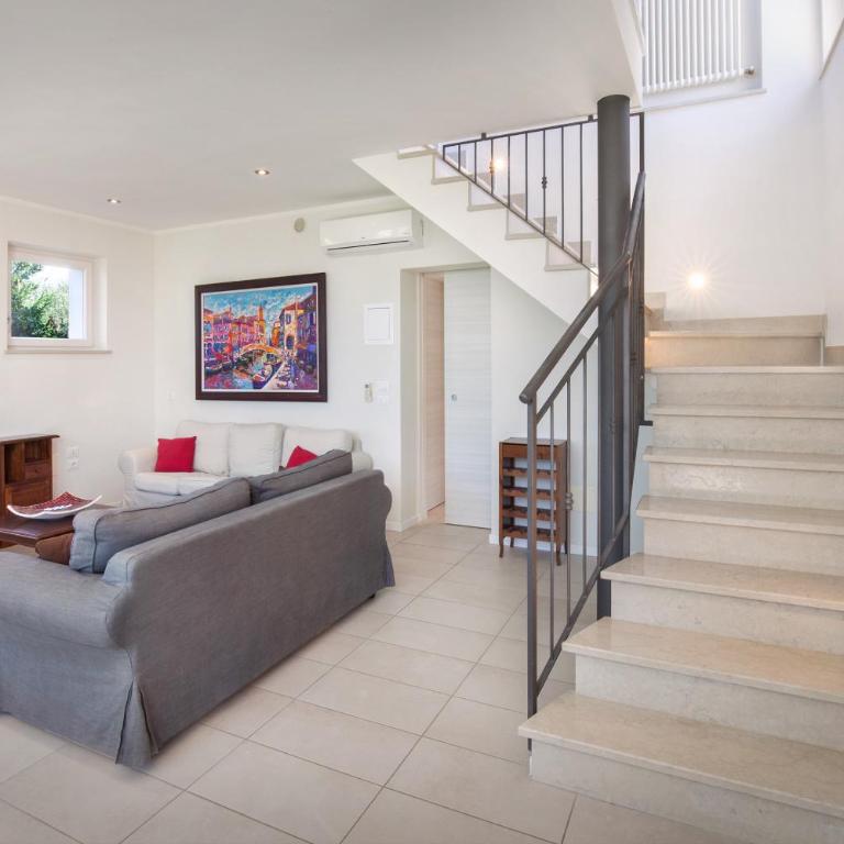 Villa Lisi With Pool - Villa con 4 Camere da Letto e Giardino Privato. - 9