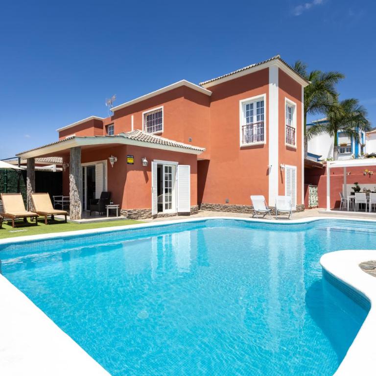 Villa Chloe Costa Adeje Tenerifesummervillas GIANT PRIVATE POOL 11 METERS LONG - Casa de 3 dormitorios - 1