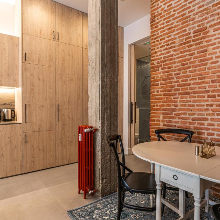 VR Palace Apartments - Studio - 8