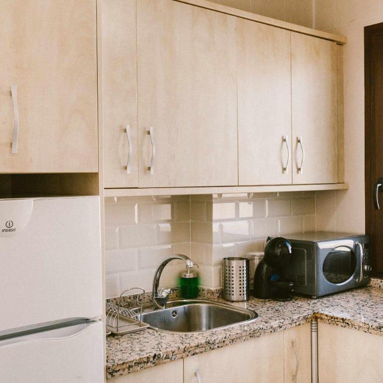 Precioso apartamento en primera línea de playa - One-Bedroom Apartment - 13