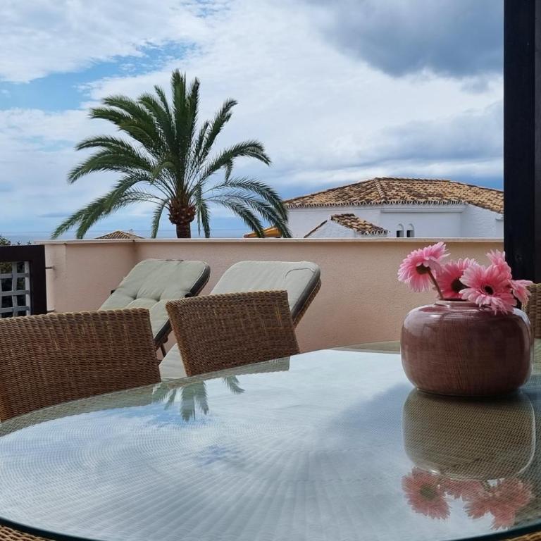 Luxury Penthouse in Medina Banus - Three-Bedroom Apartment - 15