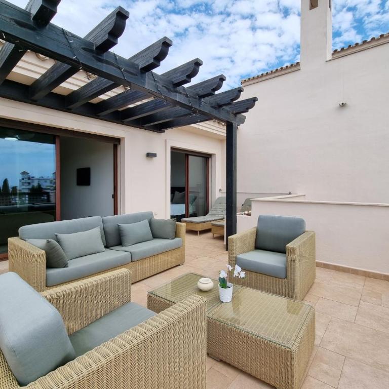 Luxury Penthouse in Medina Banus - Three-Bedroom Apartment - 21