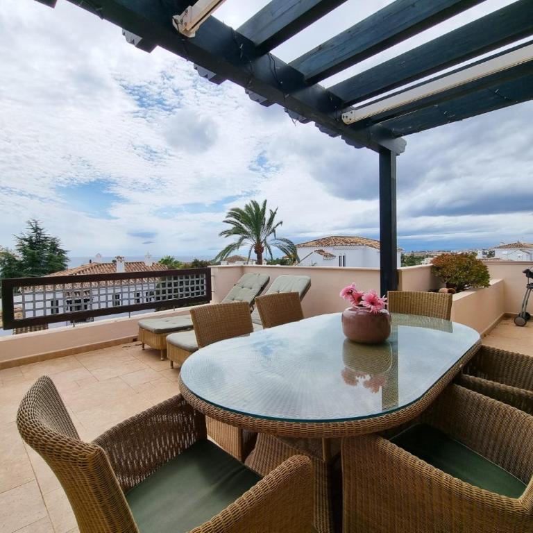 Luxury Penthouse in Medina Banus - Three-Bedroom Apartment - 22