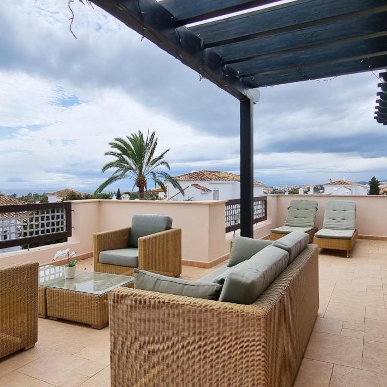 Luxury Penthouse in Medina Banus - Three-Bedroom Apartment - 33