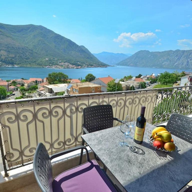 Four season seaview - lovely 2 bedroom apartment - Two-Bedroom Apartment - 2