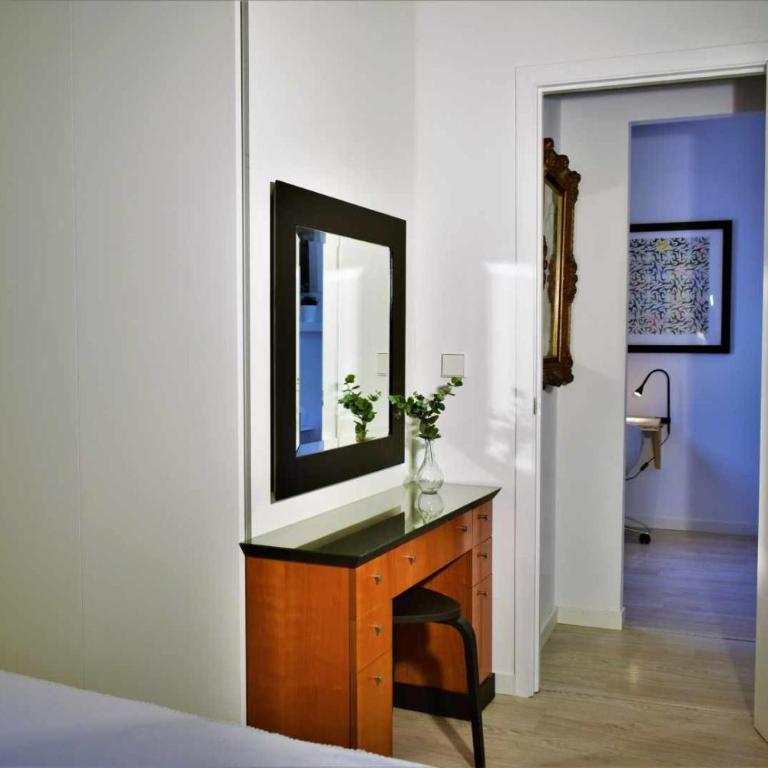 Ático de Arte Bañado en Sol - One-Bedroom Apartment - 27