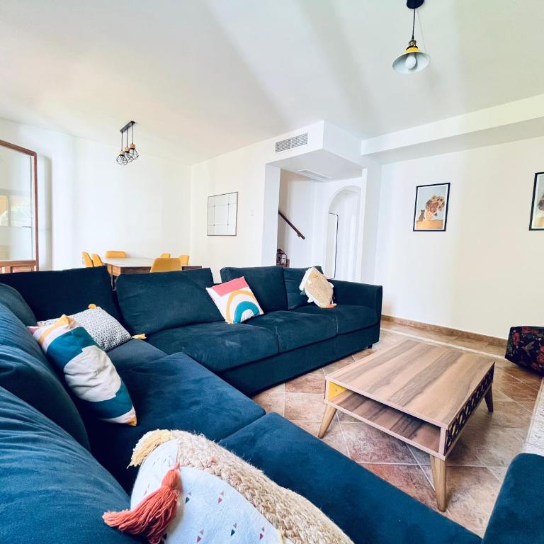 Lomas 62 - Three-Bedroom House - 3