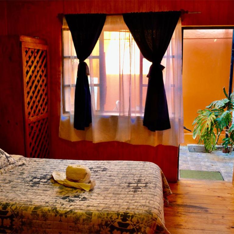 Hostal Michel - Habitación Doble con baño - 2 camas - 10