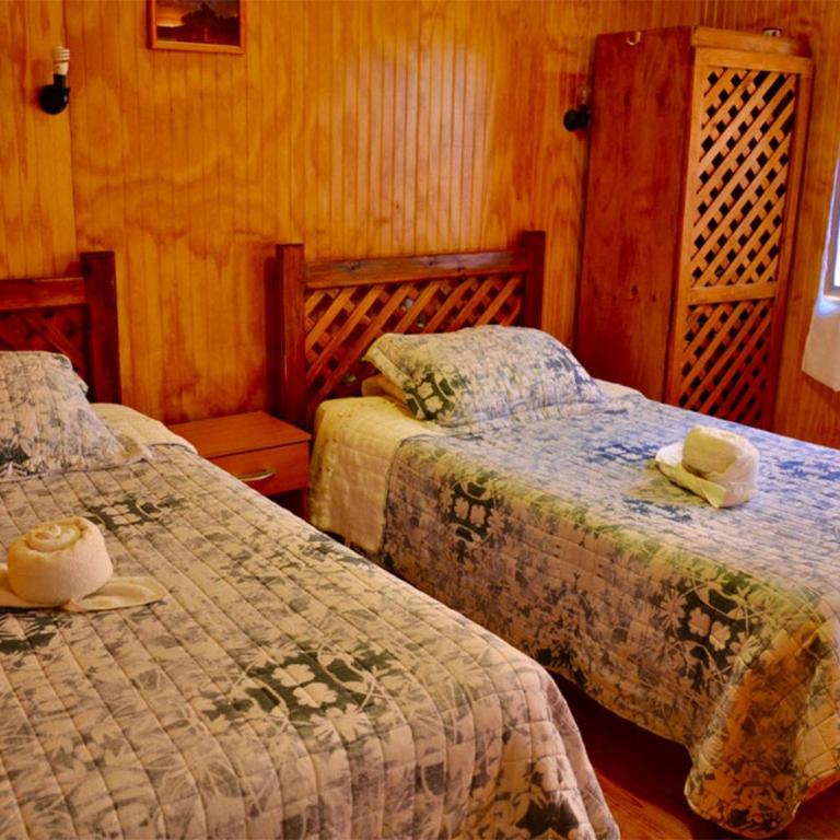 Hostal Michel - Habitación Doble con baño - 2 camas - 8