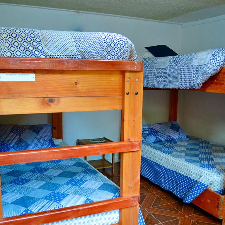 Hostal Michel - Cama en habitación compartida con 4 camas - 5