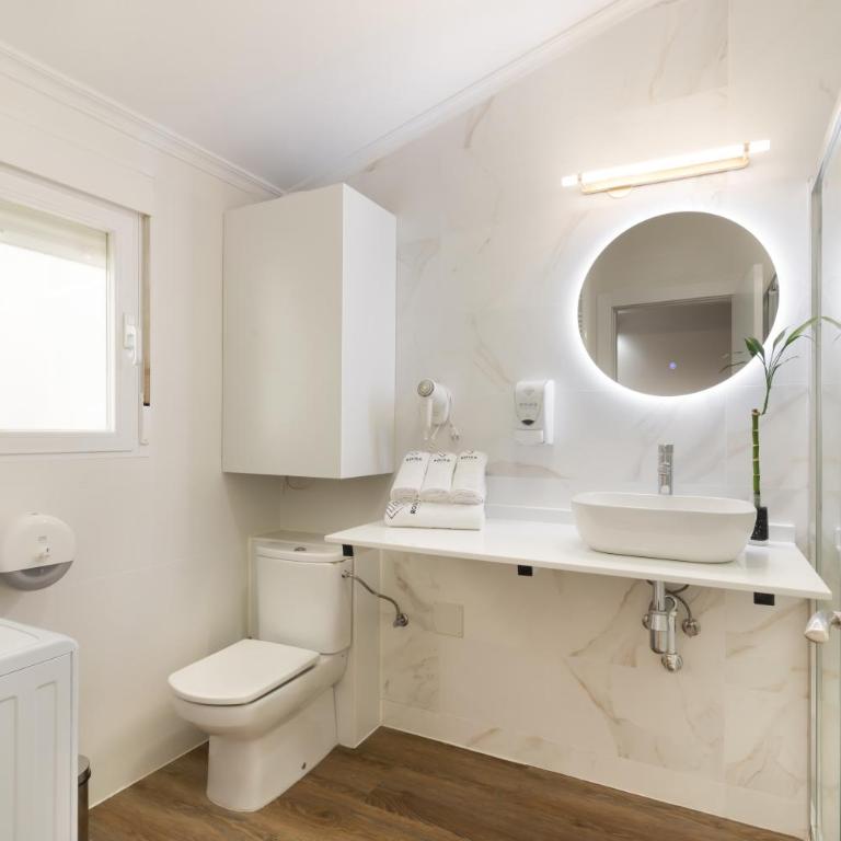 Roisa Centro - Two-Bedroom Apartment with Terrace - 21