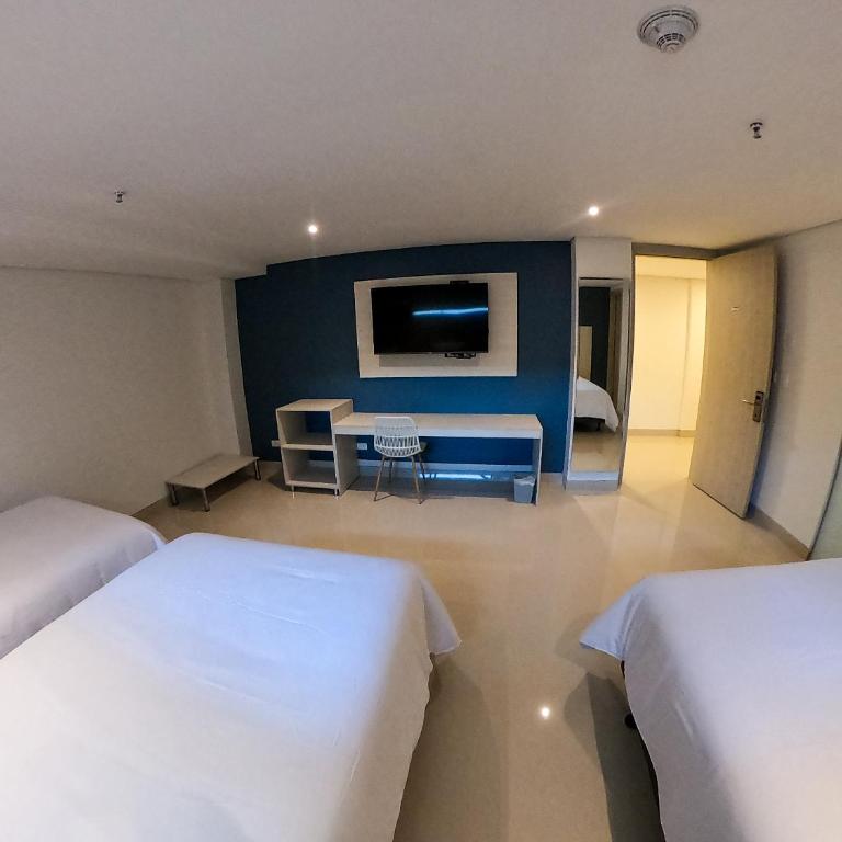 HOTEL MANZUR - Habitación Triple - 6
