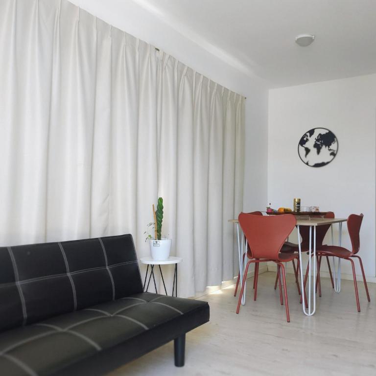 Bello Dpto, 20 minutos al Estadio Kempes, cerca de Quality, Hospital Privado - Apartamento de 2 dormitorios - 2