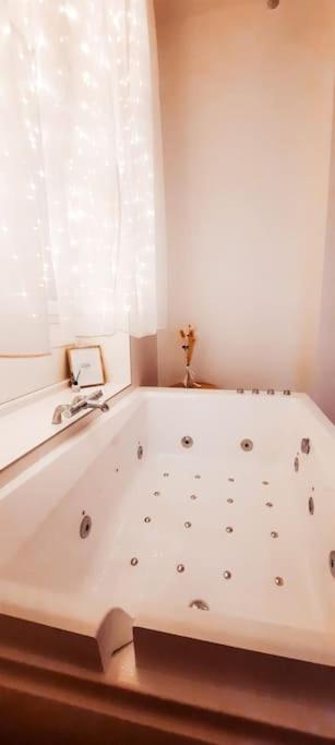 Suite Évasion Céleste Balnéo et Ciné proche Zénith - Appartamento con 1 Camera da Letto - 10