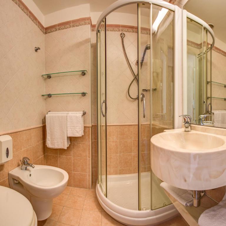 Hotel Caesar Paladium - Camera Superior Matrimoniale/Doppia con Letti Singoli con Vista Mare - 6