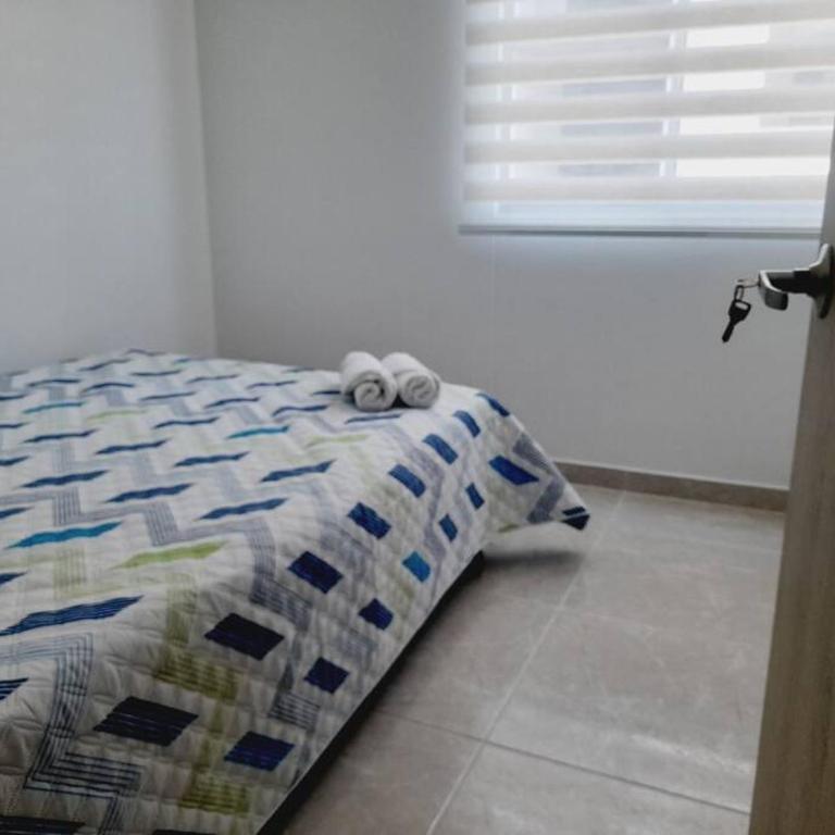 Hermoso apartamento con piscina ubicado cerca a los principales centros comerciales - Apartamento de 3 dormitorios - 15