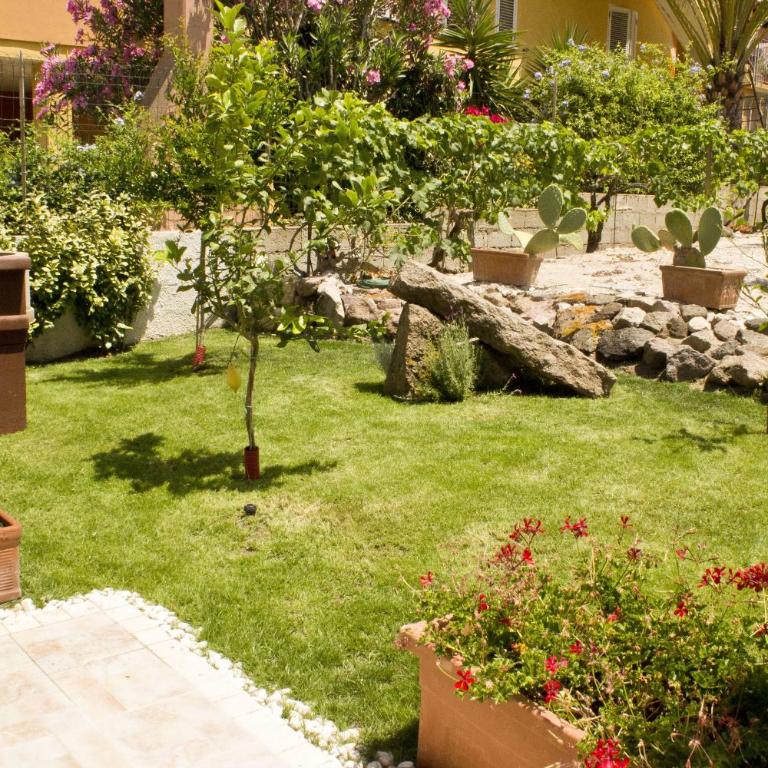 Real B&B Primo Sole - One-Bedroom Apartment with Garden View - 13
