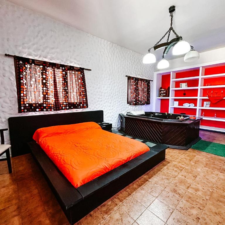 El Aura l Complejo de apartamentos amoblados - Suite con bañera de hidromasaje y cama grande - 7