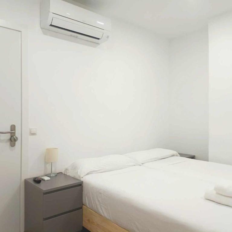 Casa de Huéspedes 12 Octubre Rooms - Budget Double Room - 18