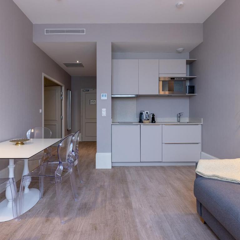 La Maison Blanche - Appart Hôtel de charme Chic & Cosy climatisé, à 350m du coeur de ville de Limoges - Accès autonome - Suite Apartment with Air-Conditioning - 3