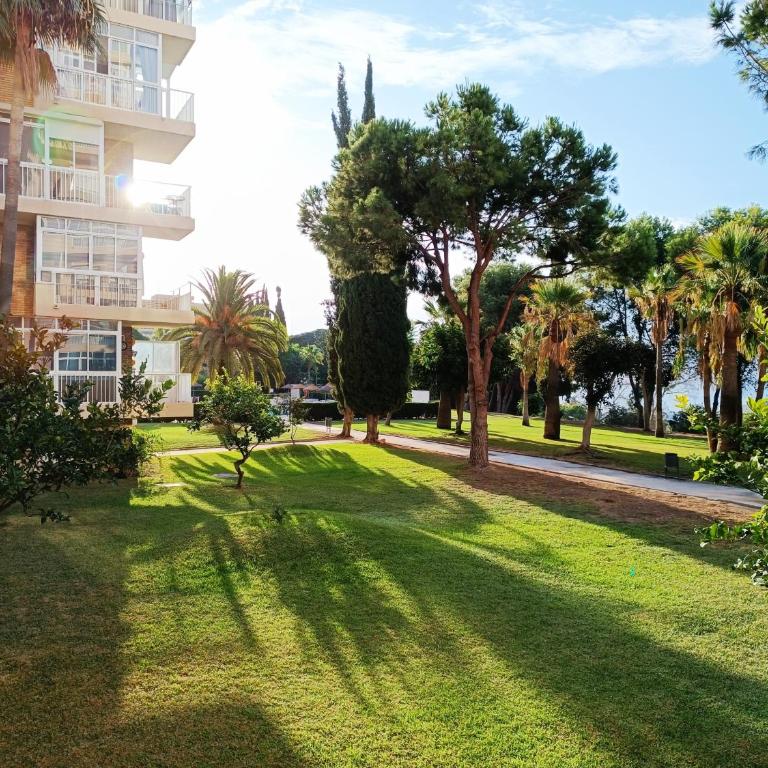 APT en Benalmádena 1 dormitorio Terraza con vistas al mar y jardín Piscina Wifi Nuevo - One-Bedroom Apartment - 8