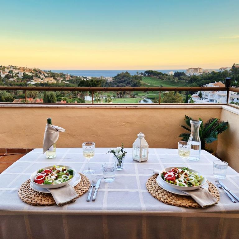 Penthouse Benalvistas Torregolf Seaview - Two-Bedroom Apartment - 1