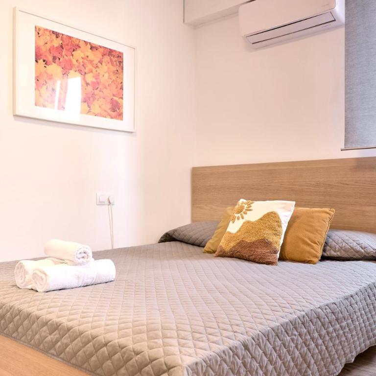 SPACIOUS, SUNNY FLAT BY CITY OF ARTS & SCIENCES - Three-Bedroom Apartment - 25