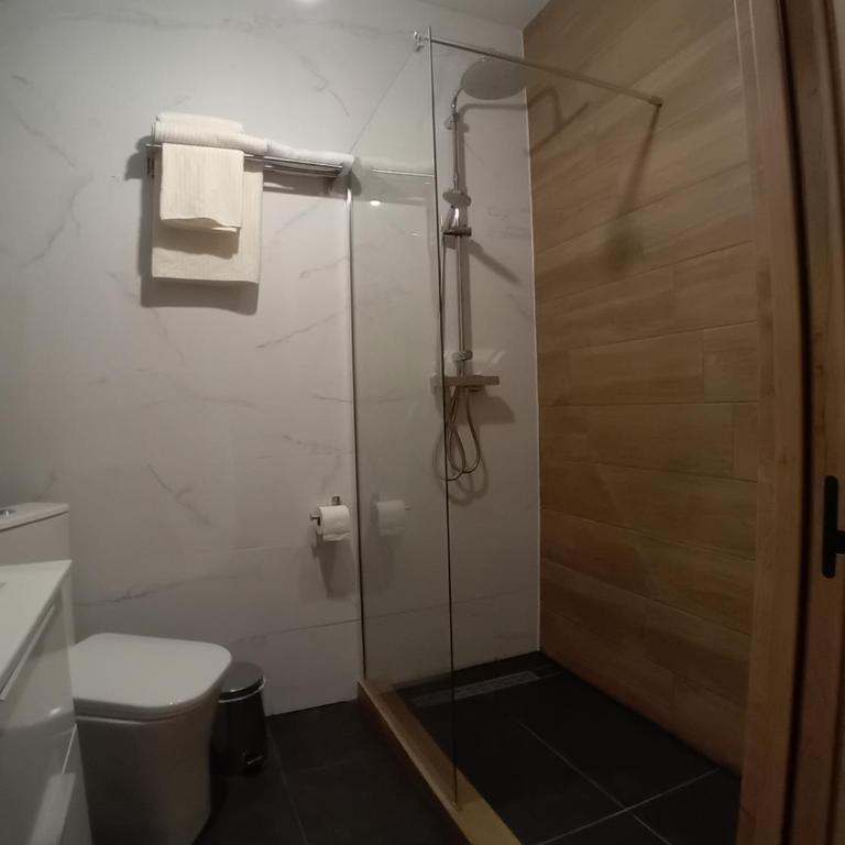 Hostal Lavela - Habitación Triple Clásica - 26