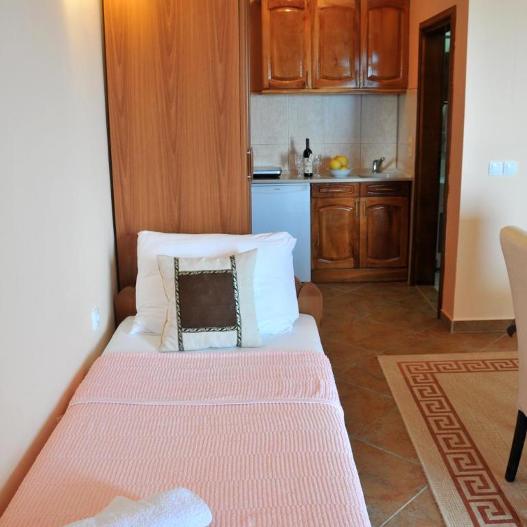 Nikić Apartments - One-Bedroom Apartment - 2