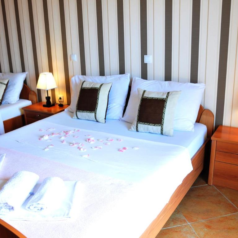 Nikić Apartments - One-Bedroom Apartment with Balcony and Sea View (3 Adults) - 2