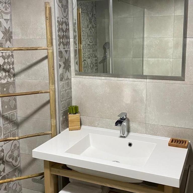 Pueblo Blanco Sea View Apartment BY NAMASTE ELITE - One-Bedroom Apartment - 10