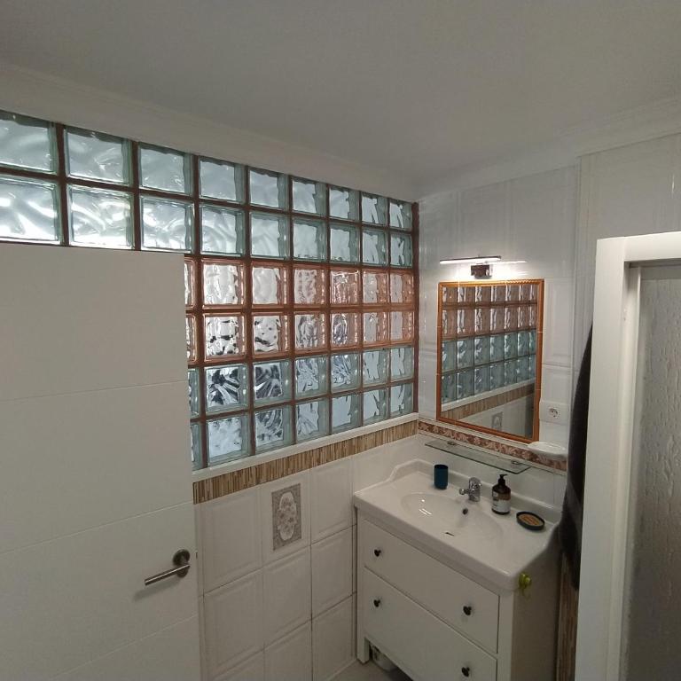 Design flat in central place nhere Yumbo - One-Bedroom Apartment - 15