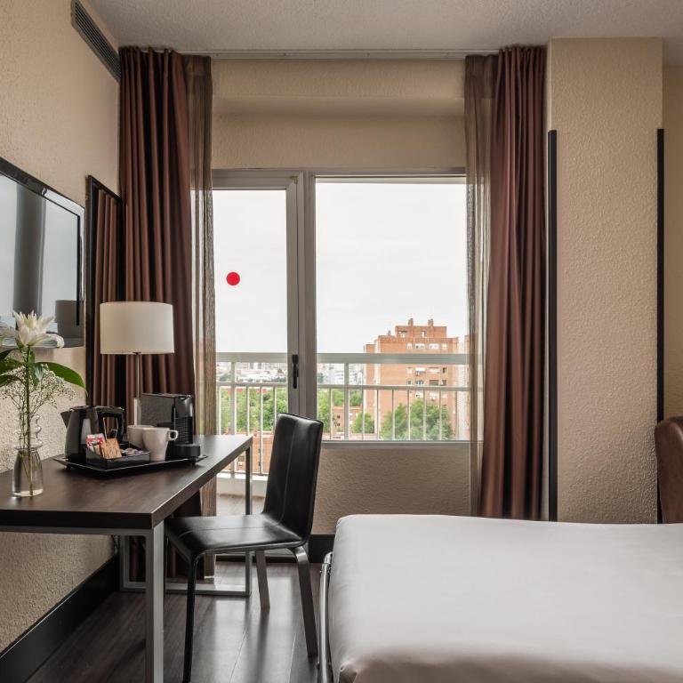 Hotel Medium Valencia - Family Room (2 Adults + 2 Children) - 1