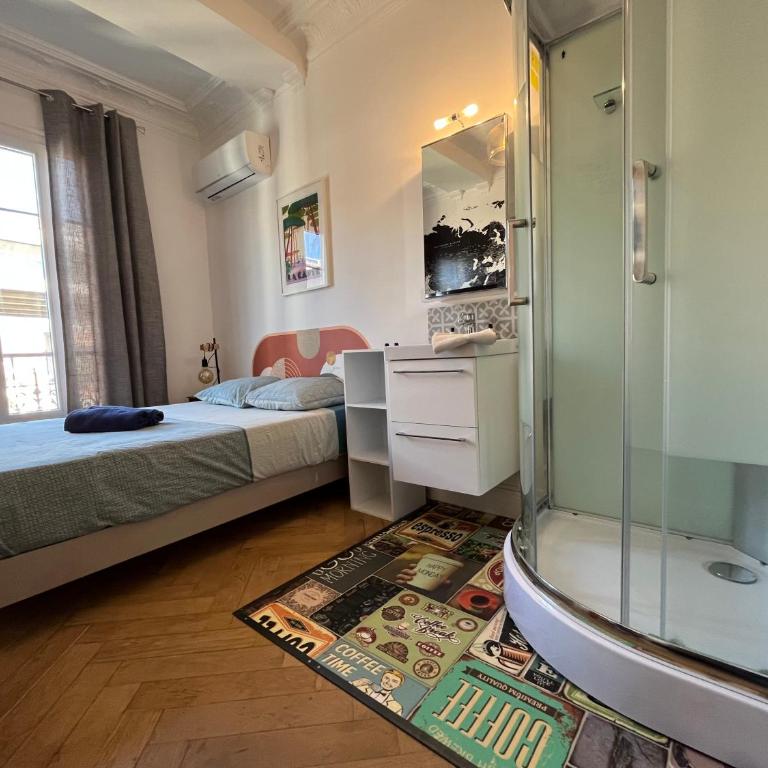 Les chambres de Cédric ICONIC TRAM GARE Nice Ville pour personnes CALMES - Chambre Double - 9