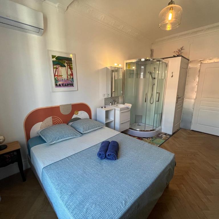 Les chambres de Cédric ICONIC TRAM GARE Nice Ville pour personnes CALMES - Chambre Double - 7