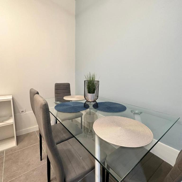 BRI LEON - Two-Bedroom Apartment - 9