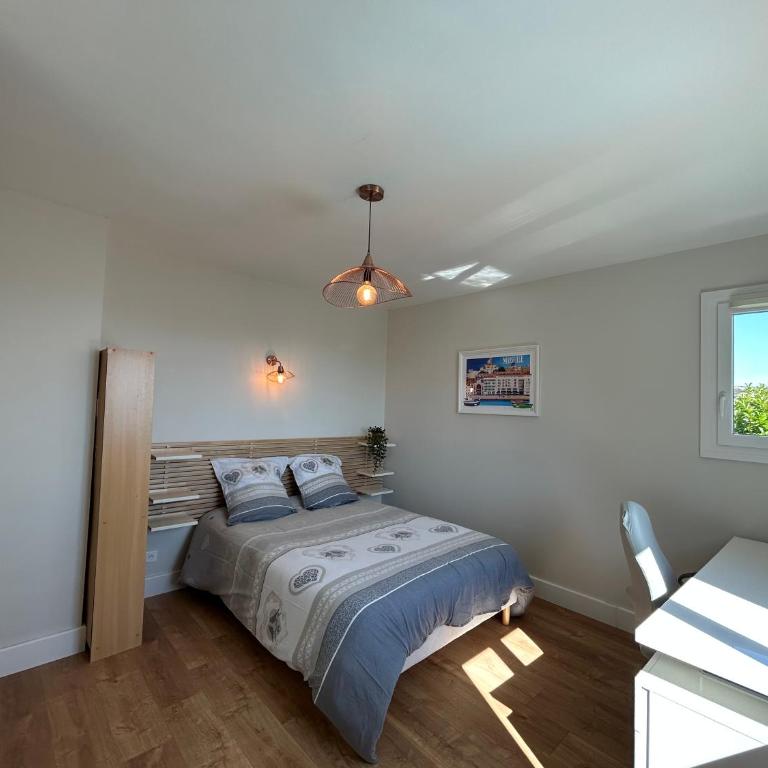 maison entièrement climatisée vue d'exception mer et rade de Marseille avec piscine 8 personnes - Villa - 29