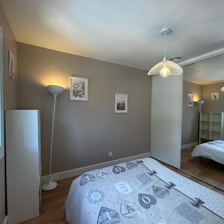 maison entièrement climatisée vue d'exception mer et rade de Marseille avec piscine 8 personnes - Villa - 31