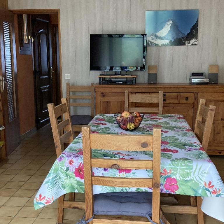 Charmant 2 pièces avec parking et Wi-Fi à Saint-Chaffrey - FR-1-762-46 - Appartement - 2
