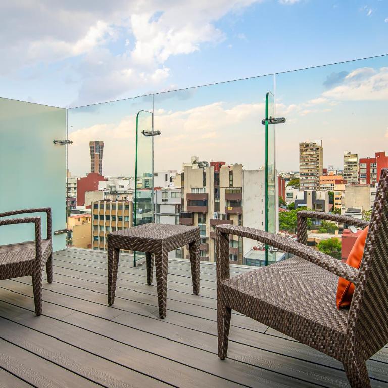 Hyatt Regency Mexico City Insurgentes WTC - Queen Room with Two Queen Beds with City View and Terrace - 2