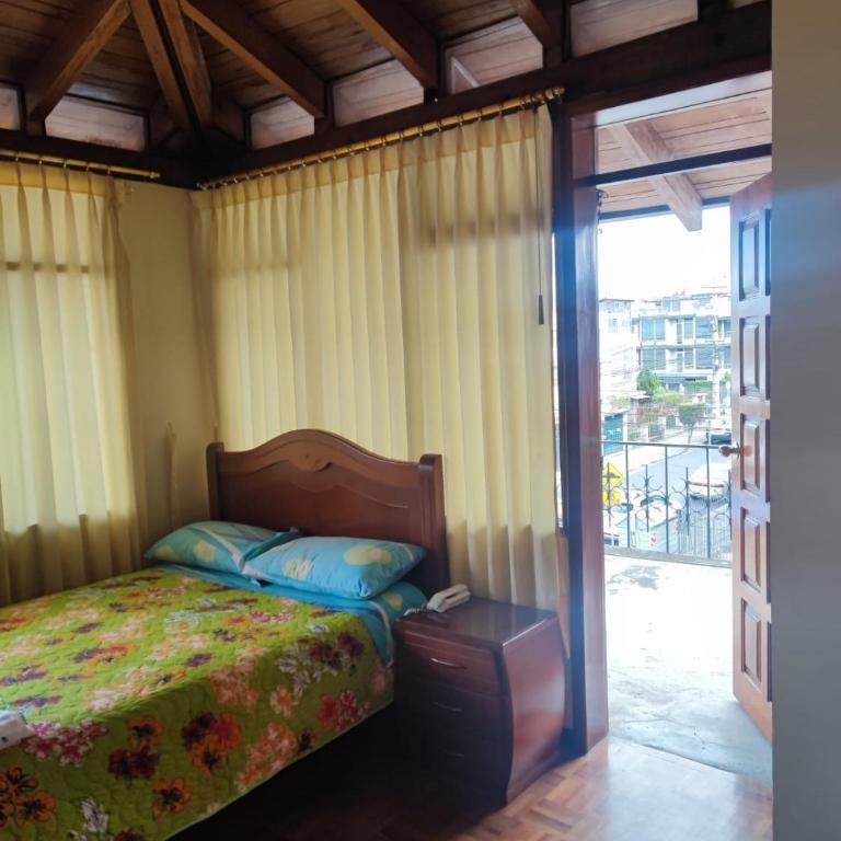 HOSTAL EL CONFORT QUITO NORTE - Habitación Doble con balcón - 1